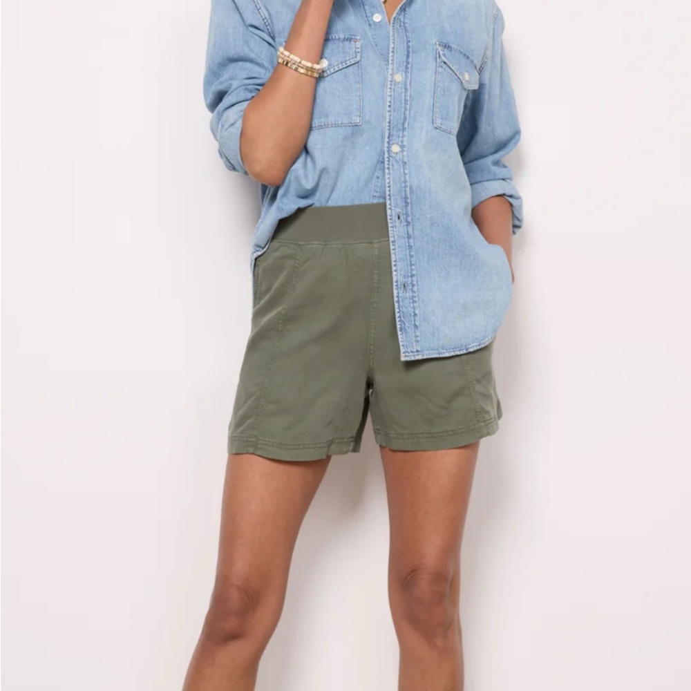 NWT Faherty Green Arlie Day Shorts